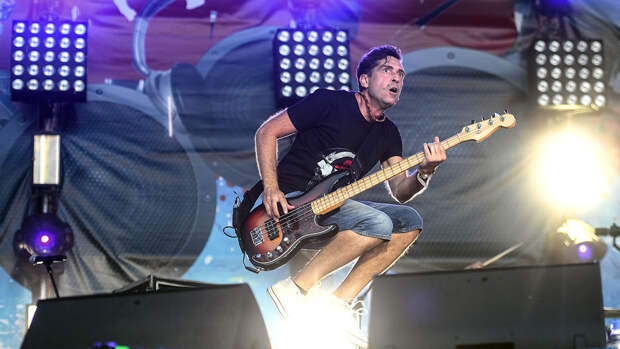 Налоговая через суд взыскивает задолженность с музыканта Макса Покровского