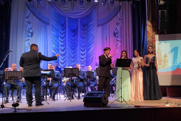 Военный оркестр соединения спецназа ЦВО в честь Дня России провел концерт духовой музыки для жителей Самарской области
