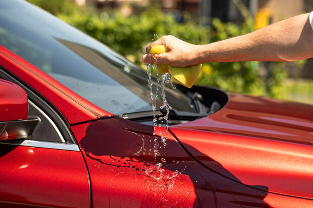 Эксперт Шапарин: частое мытье машины жесткими мочалками может навредить кузову