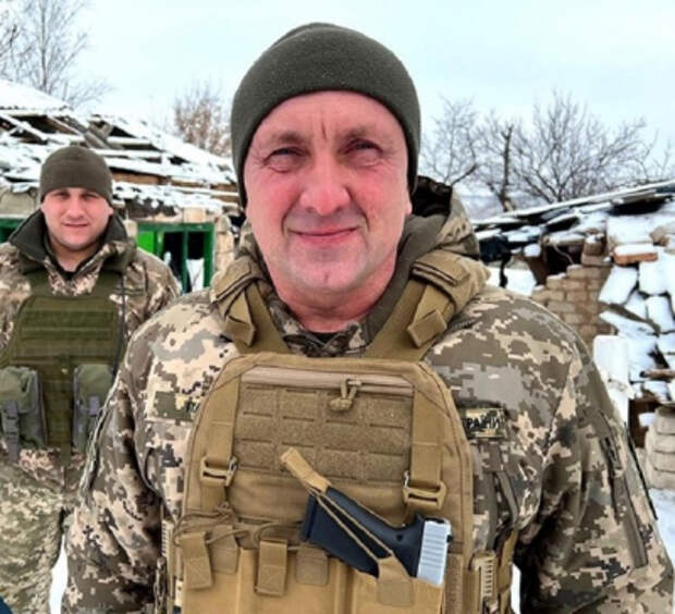 Командующий ООС Павлюк заявил о готовности украинцев «раздирать россиян голыми руками» Командующий ООС Павлюк заявил о готовности украинцев «раздирать россиян голыми руками»