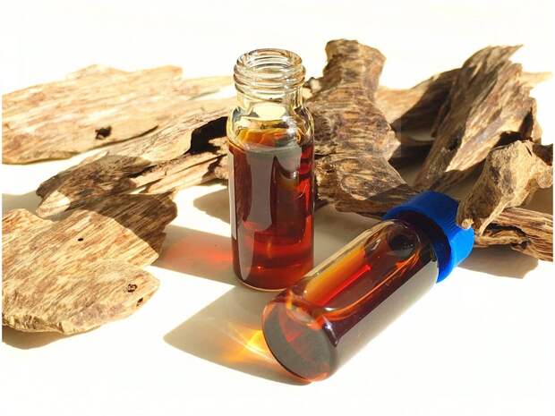 pure-agarwood-oil