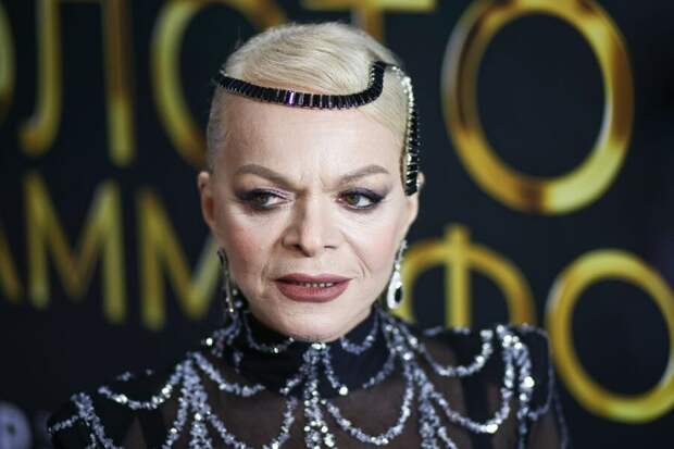 «Есть право обратиться к приставам». Долина уехала из России, не передав квартиру Лурье