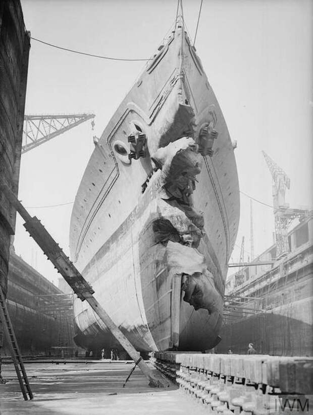 Британский линейный корабль HMS King George V после столкновения с британским же эсминцем HMS Punjabi жизнь, интересное, корабли, красивые фото, красота, судно