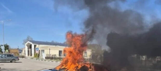 Удары по Усть-Луге не прекращаются. В Россоши атакован агрообъект. Над Россией снова заработал «Старлинк»? Горячая сводка 7 апреля 2026 г.