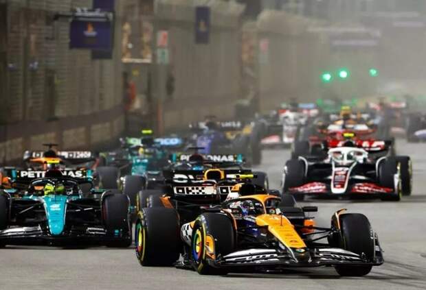 Гюнтер Штайнер: Ландо Норрису повезло в Сингапуре