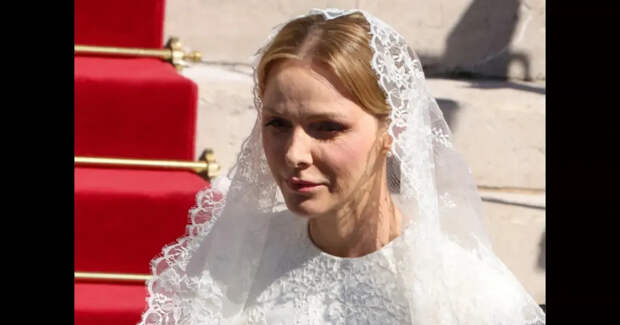 Княгиня Шарлен воспользовалась своей "привилегией белого" на встрече с Папой Римским Львом XIV