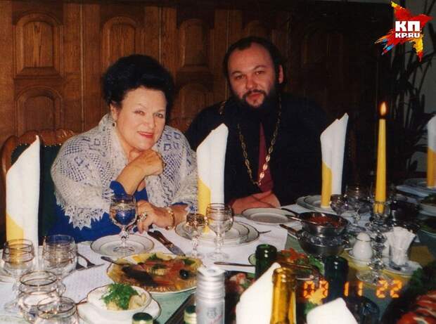 На ужине в одном из ресторанов Екатеринбурга Фото: Личный архив отца Гермогена