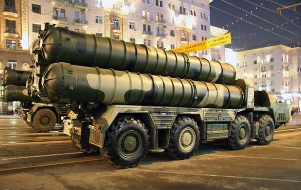 При всех затратах на американский истребитель система С-300 уже показывала казалось бы невозможное. От перехвата новейшего беспилотника до ликвидации за две минуты полигонного "боя" 14 ракет-мишеней.