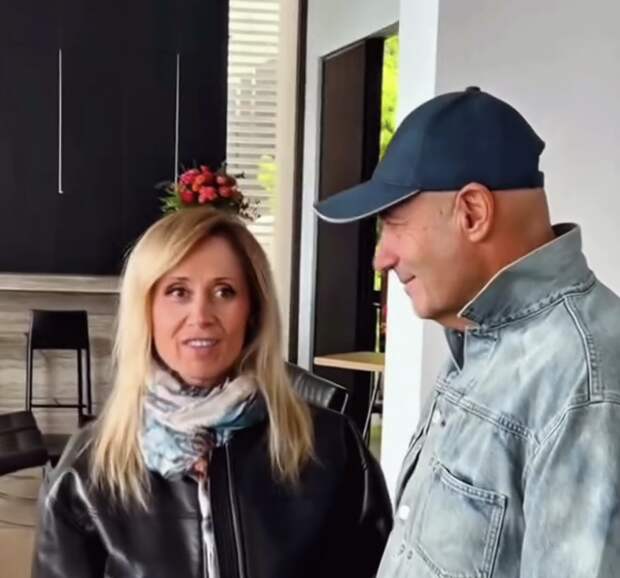 Продюсер Игорь Крутой исполнил вместе с Ларой Фабиан хит Пугачевой