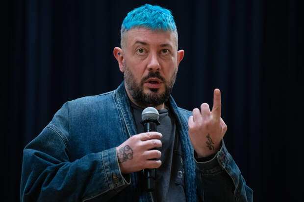 Артемий Лебедев заявил об автоматически пробудившейся любви к родине у уехавших россиян