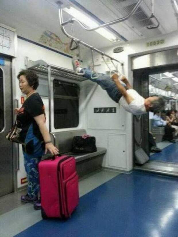 Странности в метро (32 фото)