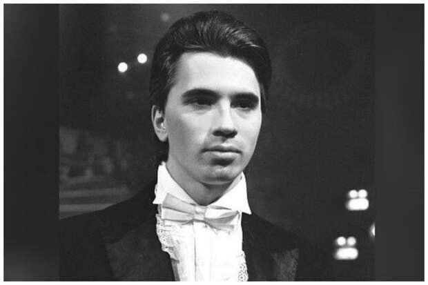 5 лет, с 1985 по 1990 год Дмитрий выступал на сцене родного Красноярского театра, а затем его талант отметили и за пределами Красноярска оперный певец, соболезнования, умер, хворостовский