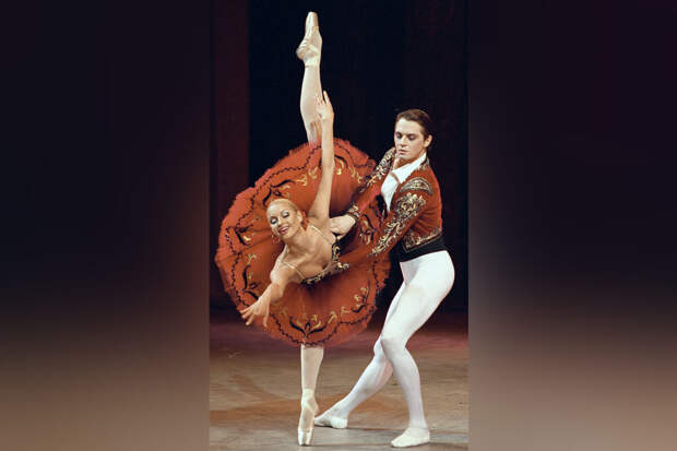 Балерина Волочкова вышла на сцену после операции вопреки запретам медиков