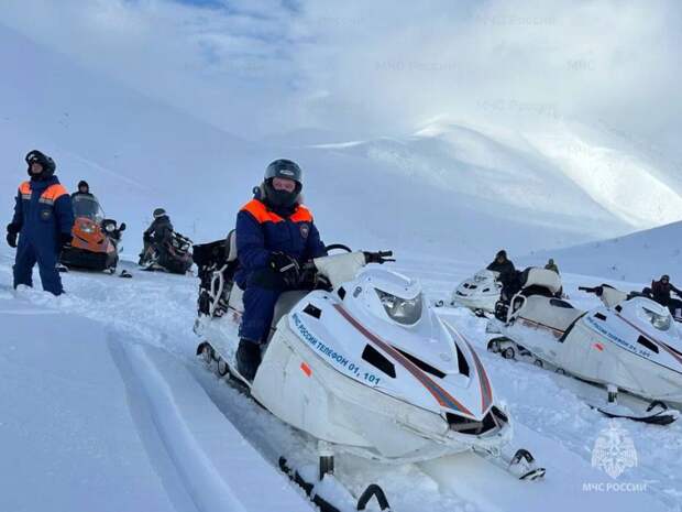 В Мурманской области стартовал учебно-тренировочный сбор по применению снегоходной техники