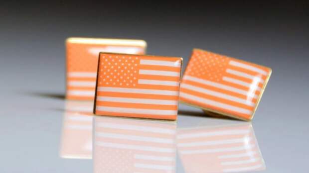 Oscars viewers may not see all-black attire on the red carpet, but they should expect to see a pop of orange, Everytown for Gun Safety says.