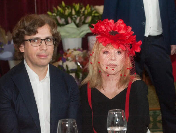 Мова не сдалась: Галкин* отгулял украинскую свадьбу в Каннах под русские песни и звон бокалов с карпаччо из осьминога