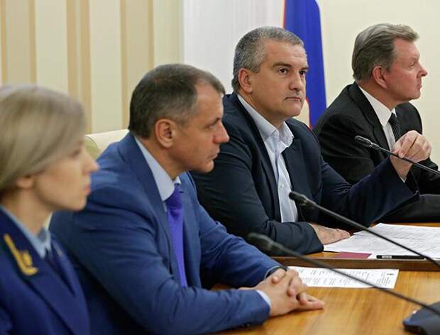 В Крыму обратились к россиянам с антизападным призывом Власти Крыма обратились к россиянам с антизападной инициативой
