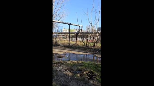 Порыв воды ул. Кирова недалеко от горгаза...