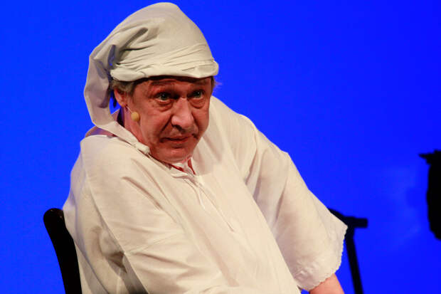 В Москве прошел закрытый показ спектакля "Без свидетелей" с Ефремовым