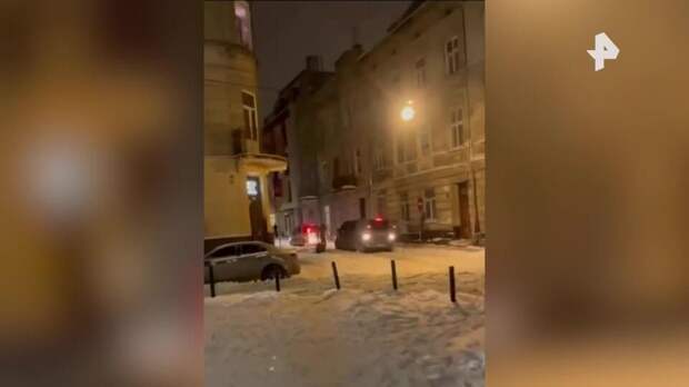 Сотрудники ТЦК бросили девушку в снег во Львове