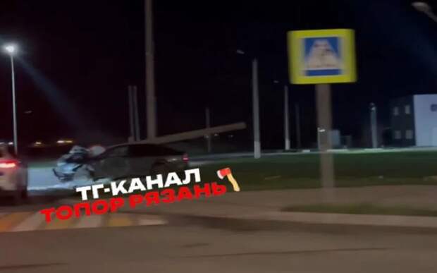 В Рязани в ночь на 25 апреля машина на Северной окружной снесла столб