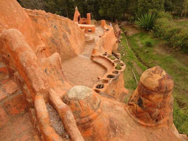 Casa Terracota – самый большой в мире кусок керамики