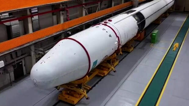 Ракету «Союз-5» установили на стартовый стол на Байконуре