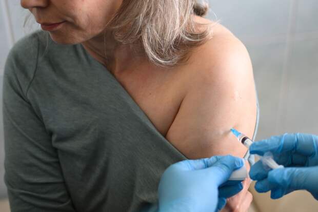 Применение российских онковакцин будет доступно в рамках программы ОМС