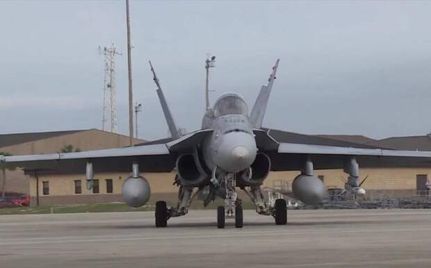 Палубные истребители F/A-18C/D КМП США начали получать новые радары с АФАР
