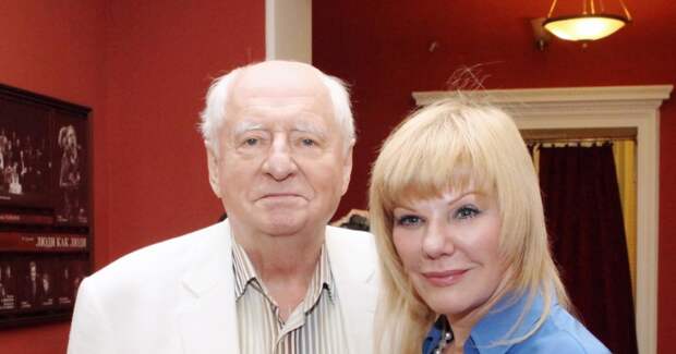 Вдова Караченцова Поргина заявила, что Варшавер лишил всех ролей в «Ленкоме» дочь Захарова