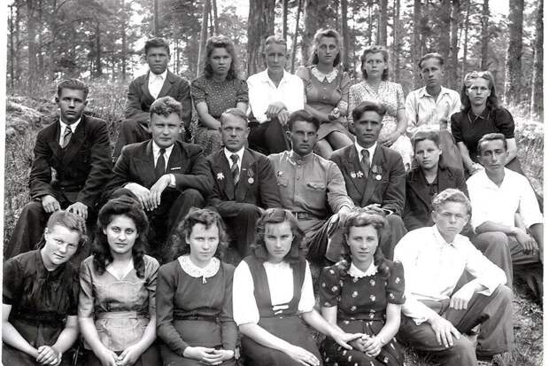 Блог - 18 любопытных фотографий о том, какими были выпускники в СССР