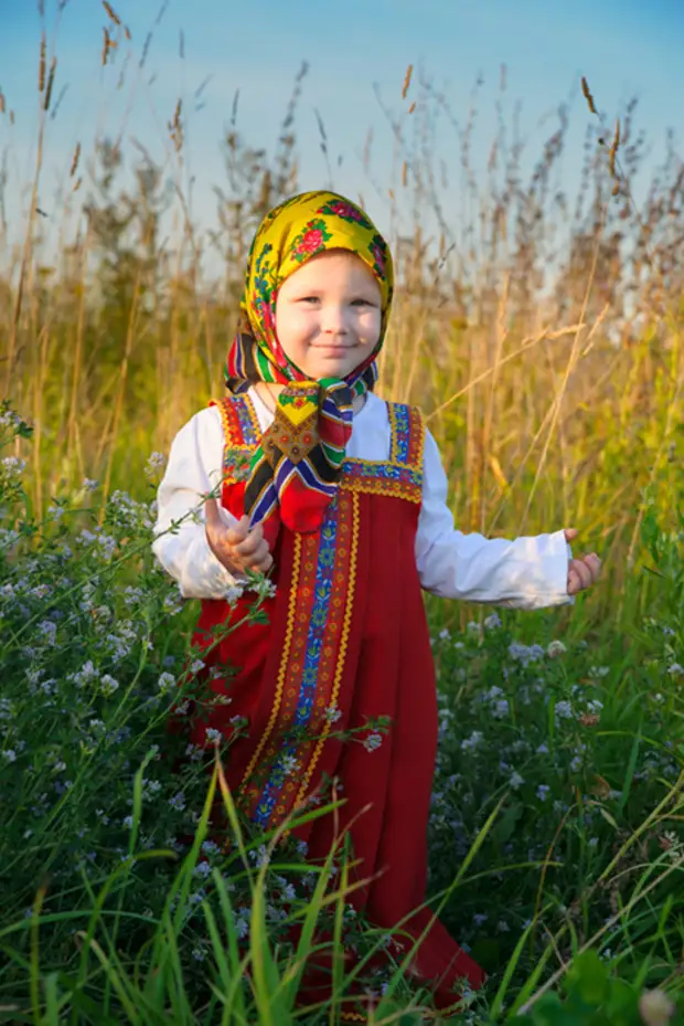 Есть девушки в русских. Женщины в русских селеньях. Есть девушки в русских селеньях. Есть красивые девушки в русских селеньях. Красивые девушки в русских селениях.