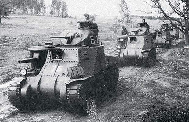 поставлявшихся в СССР по ленд-лизу, выдвигается к переднему краю обороны советской 6-й гвардейской армии. Июль 1943 года.