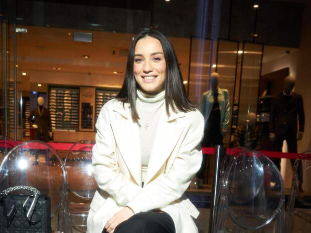 Виктория Дайнеко впервые показала дочь: девятилетняя Лиза выступила на сцене