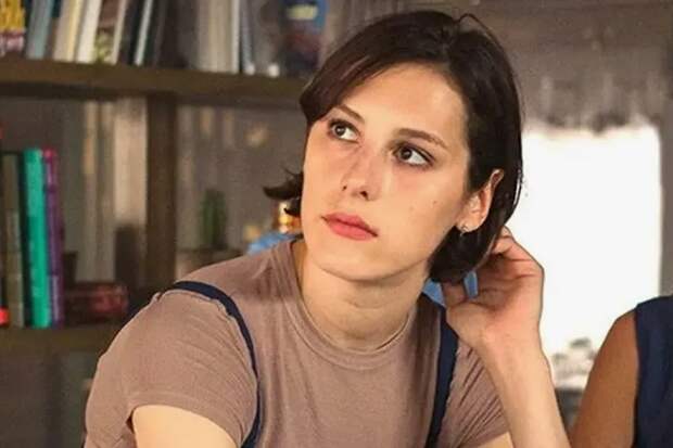 Ирина Горбачева в фильме "Громкая связь" Ирина Горбачева в фильме "Громкая связь"