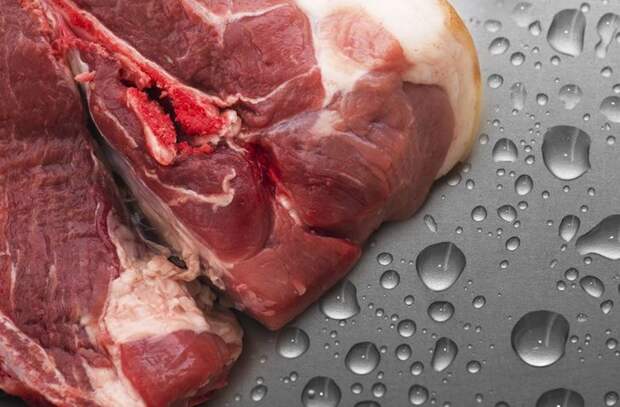 Как разморозить мясо быстро без микроволновки?