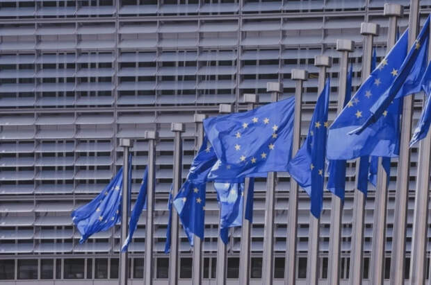 ЕС потребовал от Украины соблюдать ряд условий для получения 90 млрд евро