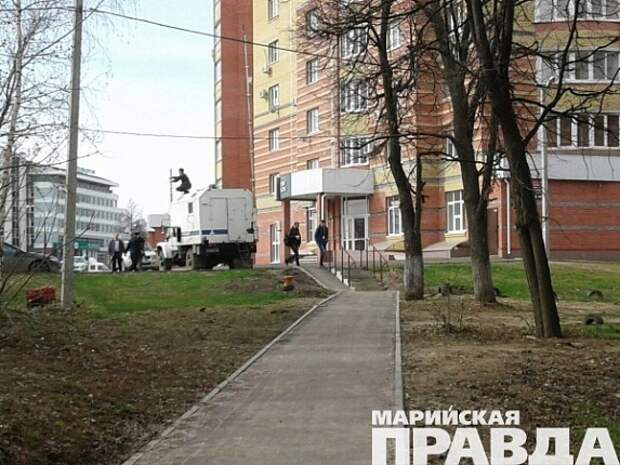 Последние приготовления к приезду Владимира Путина в Йошкар-Оле.