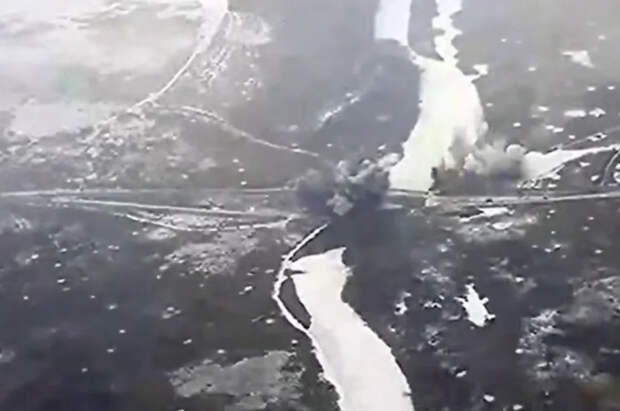 Минобороны показало кадры уничтожения переправы ВСУ через реку Оскол