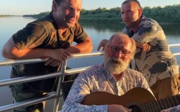 Федор Добронравов с сыновьями