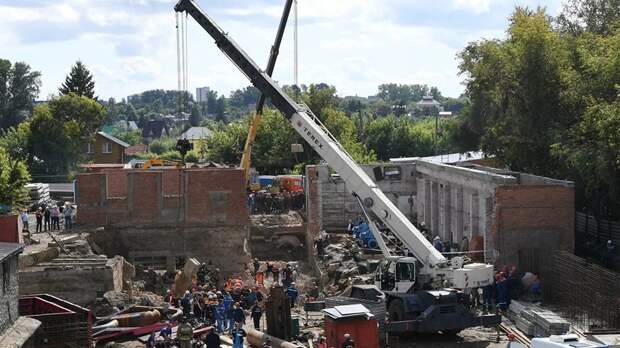 Из-под завалов здания в Новосибирске извлечено тело второго погибшего