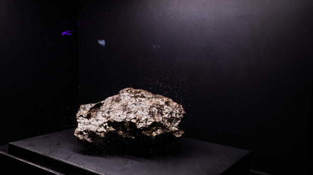 Ученые МГУ обнаружили "следы жизни" в метеорите возрастом более 4,6 млрд лет