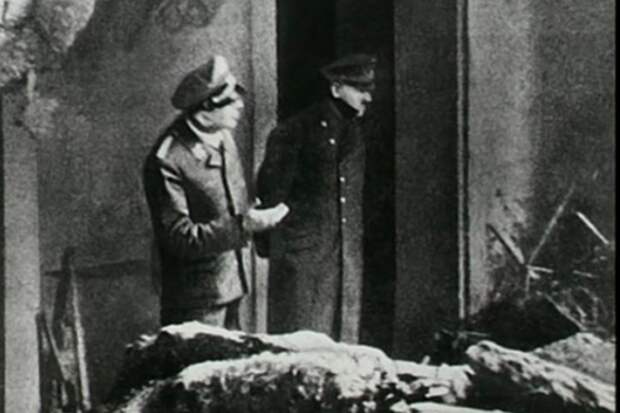 ПОСЛЕДНИЙ ПРИЖИЗНЕННЫЙ СНИМОК ГИТЛЕРА. 30 АПРЕЛЯ 1945 ГОДА