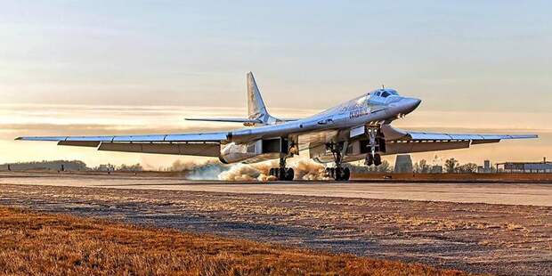 Семь причин выбрать «лебедя»: чем знаменит стратегический бомбардировщик Ту-160
