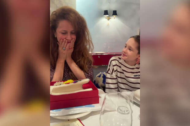 Виктория Исакова призналась, что дочь запретила выкладывать ее фото в соцсетях