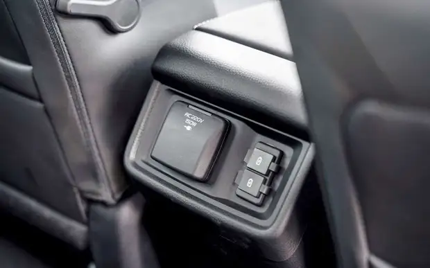 Isuzu Mu-X: рама, дизель, автомат и part-time