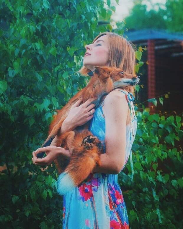 Известный московский фотограф уехала жить в лес со 100 собаками