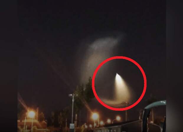 Нло над американским городом феникс. Нло над иваново. Нло штат невада. Летающая тарелка над городом. Странный летающий объект в небе.