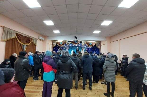 Сход в Домне, где собаки загрызли девочку