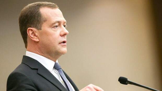 Медведев поднял тему предательства после убийства военкора Татарского в Петербурге